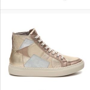 Modern vintage brand gold High top gamer sneakers